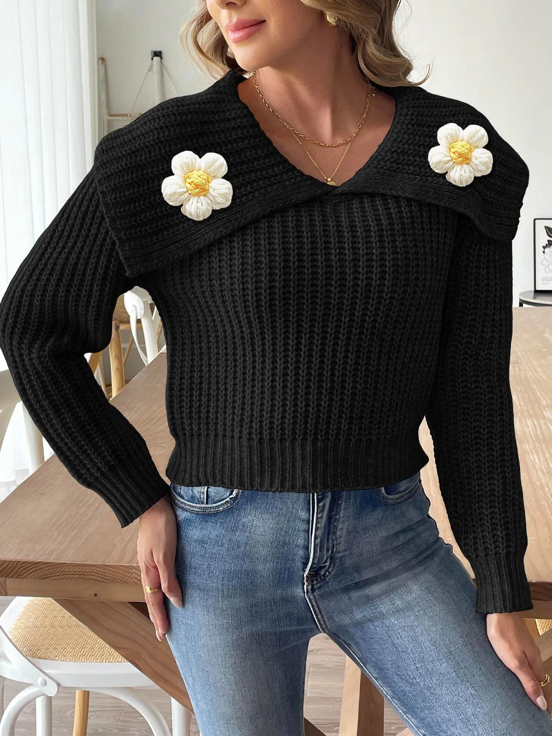 Daisy Collar Knit Crew Sweater