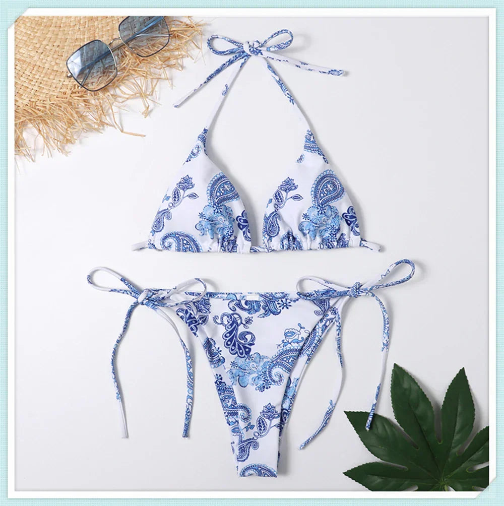 Kleurrijke print triangel bikiniset met vetersluiting